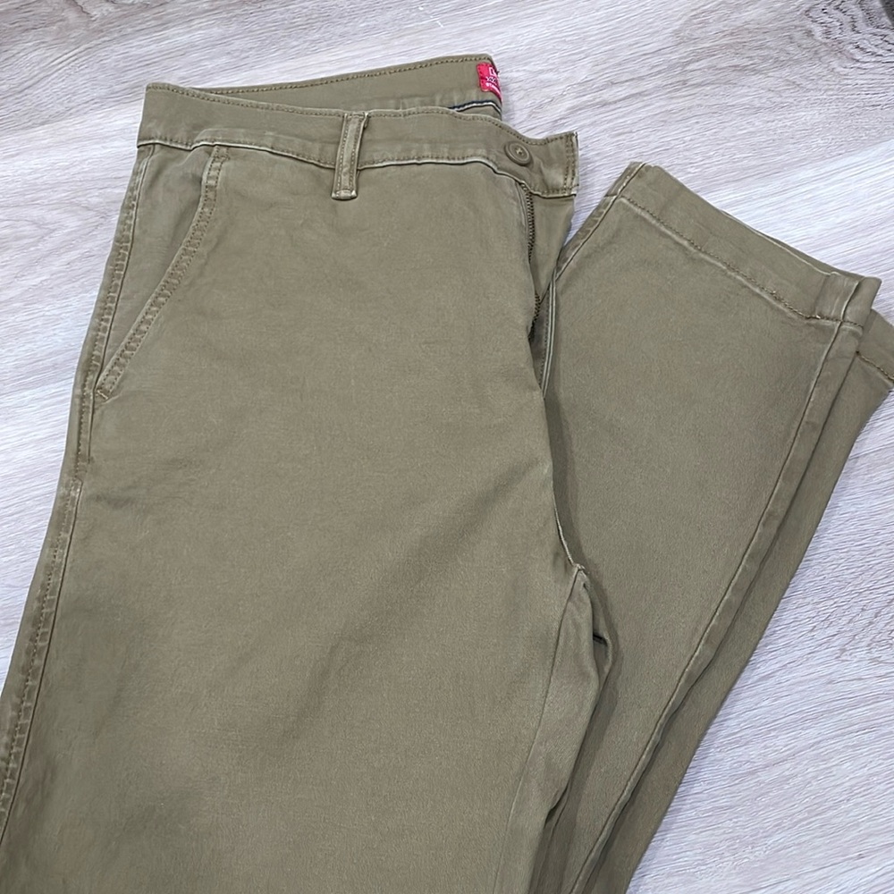 Levi’s XX Chino standard taper